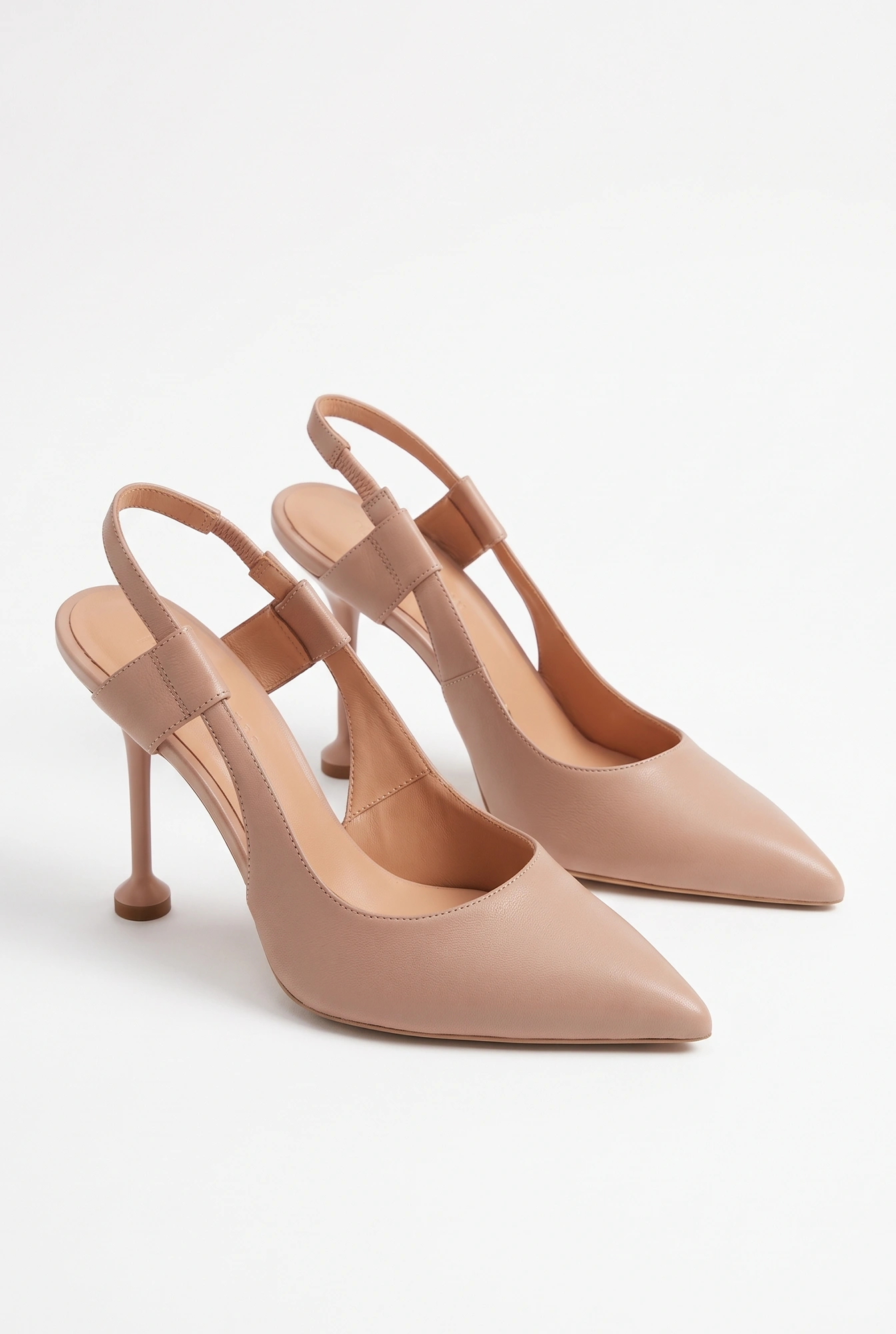Rucci – décolleté color nude con tacco a spillo sottile